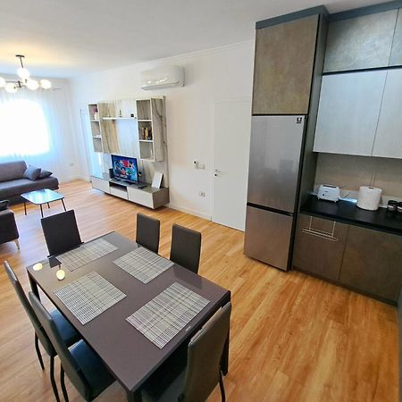 Pazari Luxury Central Apartment Tiranë Ngoại thất bức ảnh